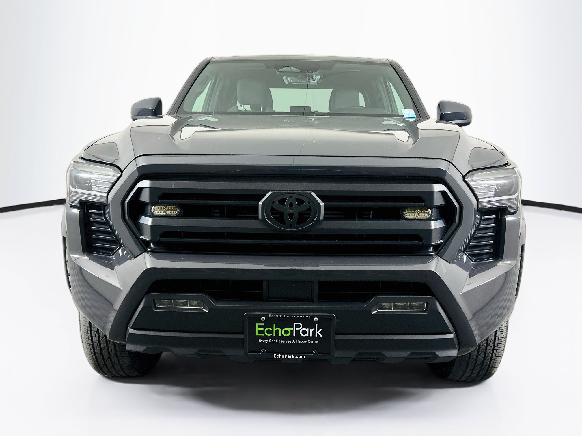 Used 2025 Toyota Tacoma SR5 AWD/4WD image 2