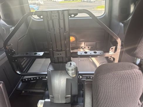 Used 2017 Dodge Grand Caravan SE FWD image 12