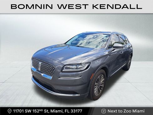 Used 2023 Lincoln Nautilus AWD w/ Premium Package image 2