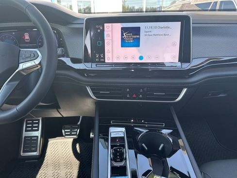 New 2026 Volkswagen Atlas Cross Sport SEL R-Line image 15