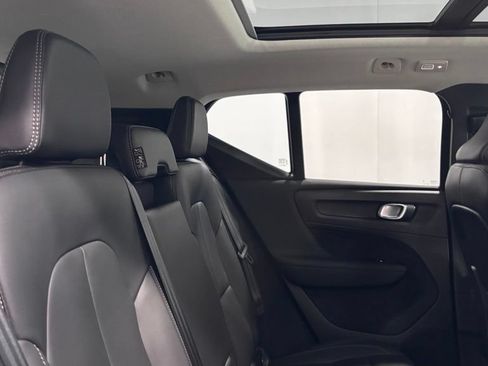 Certified 2026 Volvo XC40 B5 Plus AWD/4WD image 25