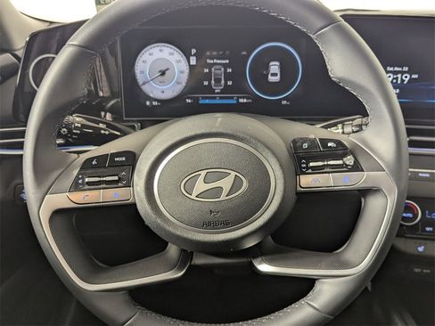 New 2026 Hyundai Elantra Limited image 17