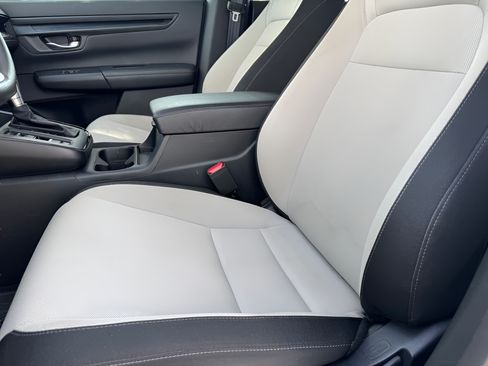 Used 2023 Honda CR-V LX image 14