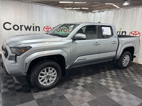 Used 2026 Toyota Tacoma SR5 image 5