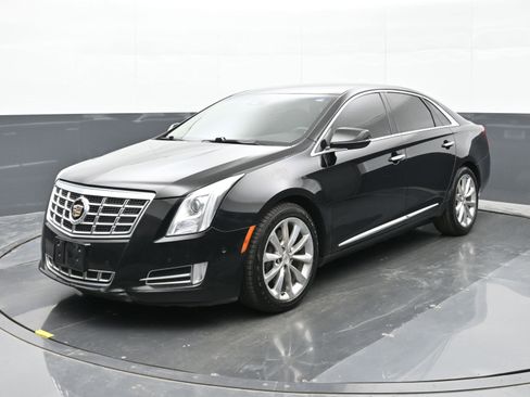 Used 2014 Cadillac XTS Luxury w/ Driver Awareness Package FWD image 8
