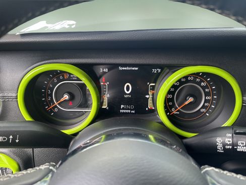 Used 2018 Jeep Wrangler Unlimited Sahara AWD/4WD image 14