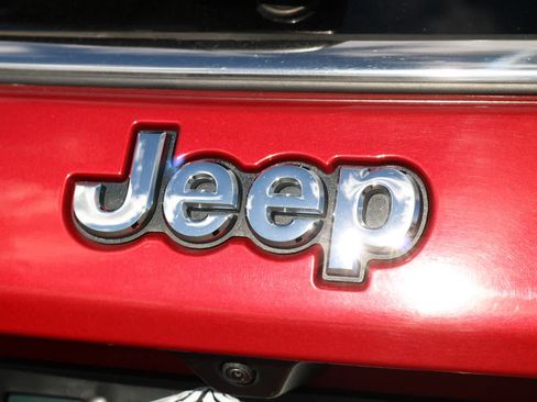 Used 2024 Jeep Compass Limited AWD/4WD image 9