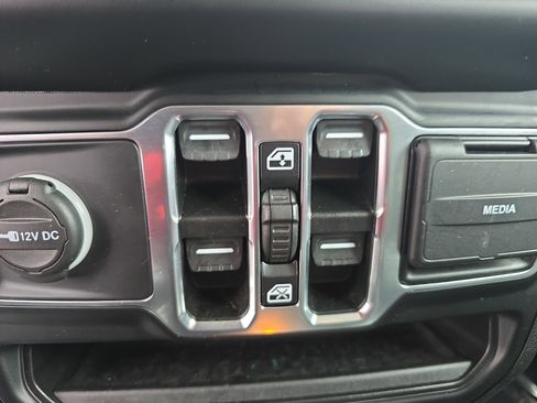 Used 2021 Jeep Wrangler Unlimited Sport image 28