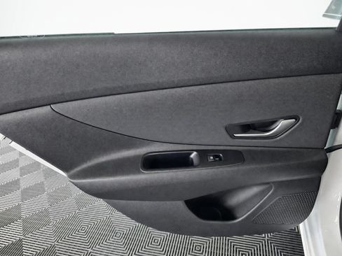 New 2026 Hyundai Elantra Limited FWD image 35