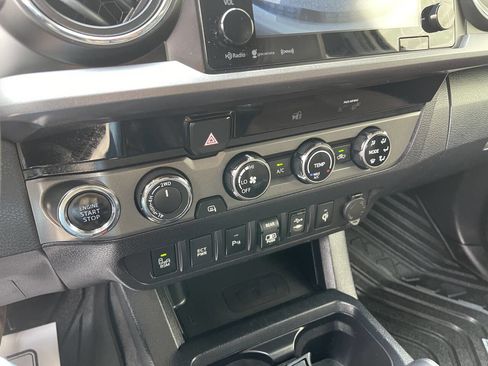 Used 2018 Toyota Tacoma TRD Sport w/ Technology Package AWD/4WD image 20