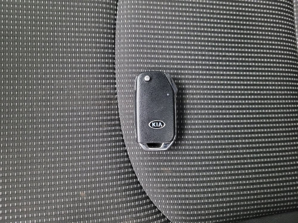 Used 2020 Kia Forte LXS FWD image 32