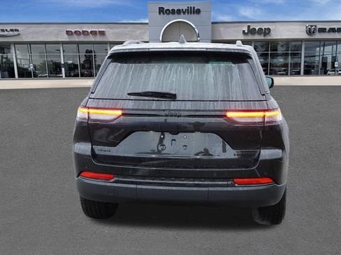 New 2025 Jeep Grand Cherokee Limited w/ Black Appearance Package image 4