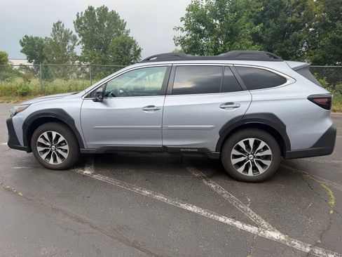 Used 2024 Subaru Outback Limited AWD/4WD image 9