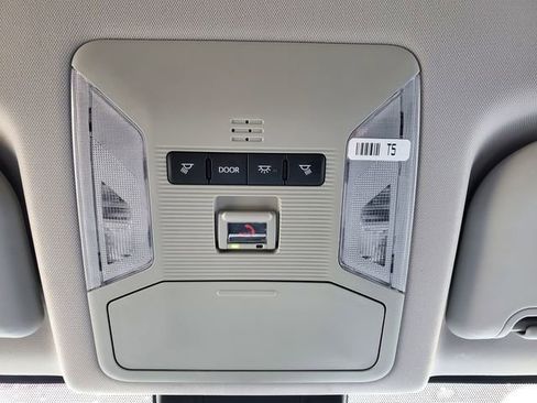 Used 2024 Toyota RAV4 LE image 31