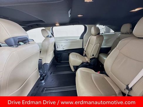 Certified 2023 Toyota Sienna Limited image 9