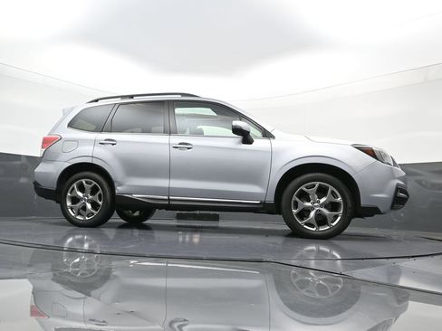 Used 2017 Subaru Forester 2.5i Touring w/ Popular Package #2 image 28