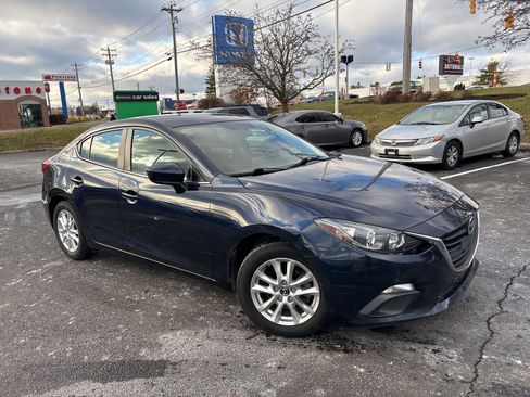 Used 2016 MAZDA MAZDA3 i Sport w/ Preferred Equipment Package image 4