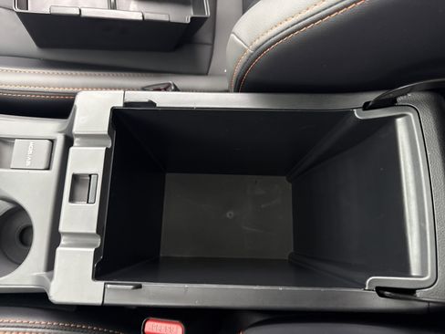 Used 2025 Subaru Crosstrek 2.5i Limited w/ Crosstrek Mirror Package image 37