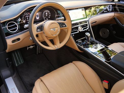 Used 2026 Bentley Flying Spur Plug-In Hybrid AWD/4WD image 2