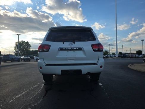 Used 2020 Toyota Sequoia Platinum AWD/4WD image 6