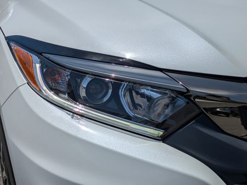 Used 2022 Honda HR-V EX image 10