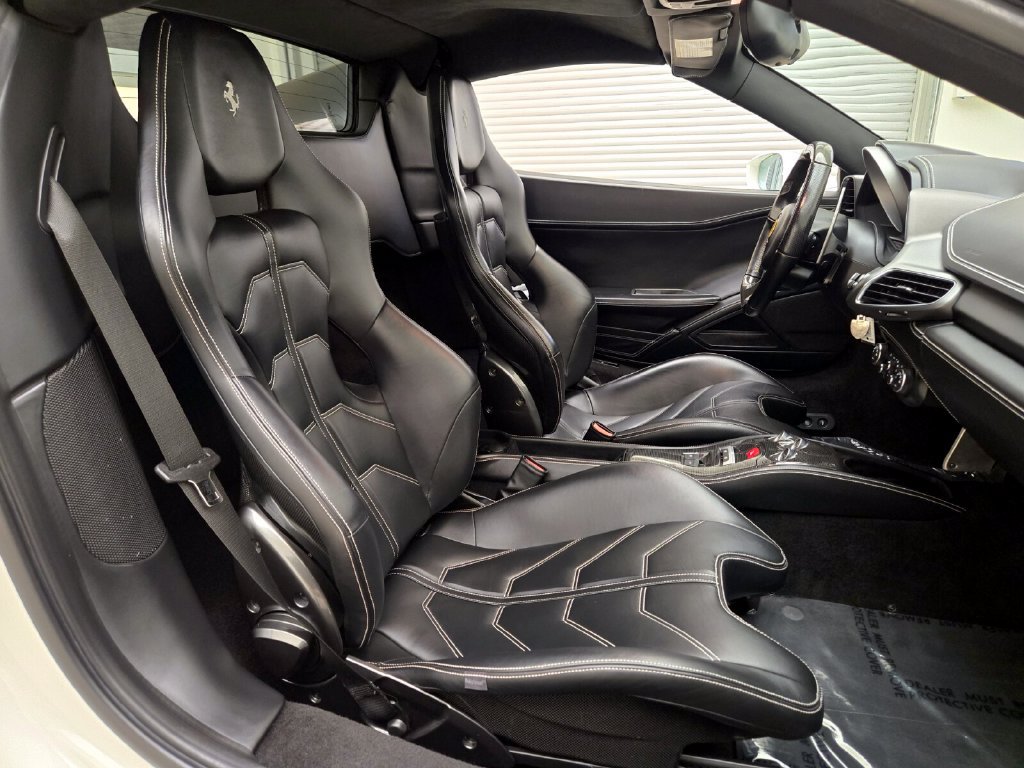 Used 2013 Ferrari 458 Spider RWD image 28