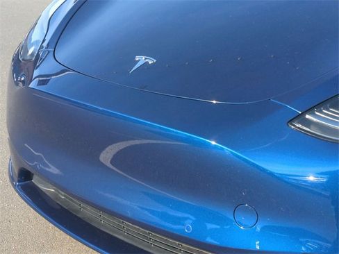 Used 2022 Tesla Model Y Long Range image 36