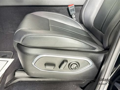 Used 2023 Jeep Wagoneer Series II AWD/4WD image 26