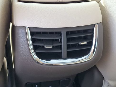 Used 2023 Chevrolet Malibu LT FWD image 12