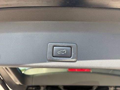 Used 2019 Subaru Ascent Limited w/ Popular Package #3 AWD/4WD image 22