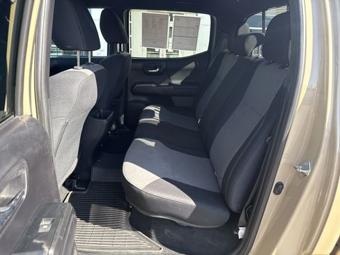 Used 2020 Toyota Tacoma TRD Off-Road AWD/4WD image 13