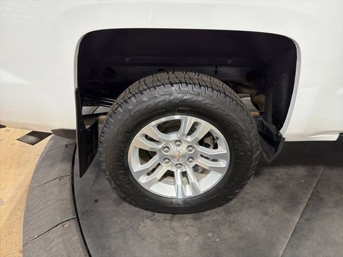 Used 2018 Chevrolet Silverado 1500 LT w/ All Star Edition image 32