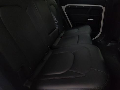 Used 2025 Land Rover Defender 110 S image 26