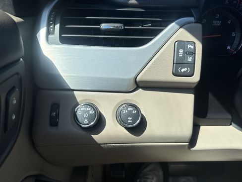 Used 2015 GMC Yukon SLT w/ Open Road Package AWD/4WD image 33