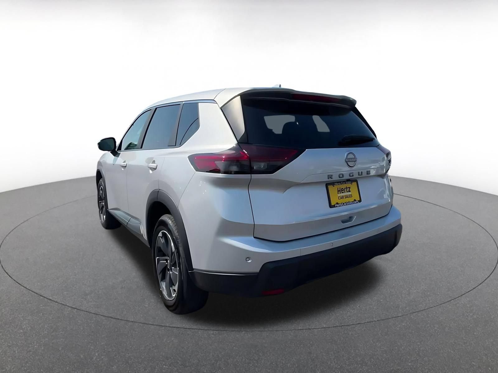 Used 2025 Nissan Rogue SV FWD image 10