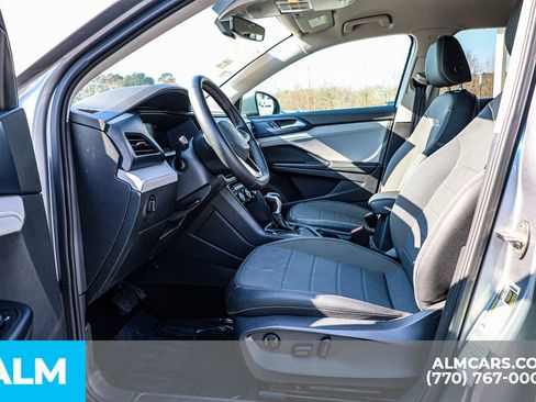 Used 2024 Volkswagen Taos SE image 19