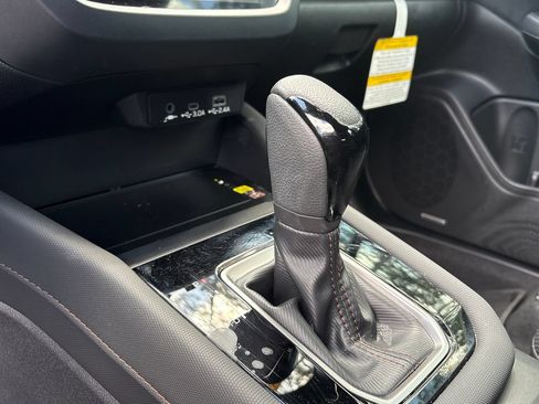 Used 2025 Subaru Forester Touring w/ Popular Package - Touring AWD/4WD image 22