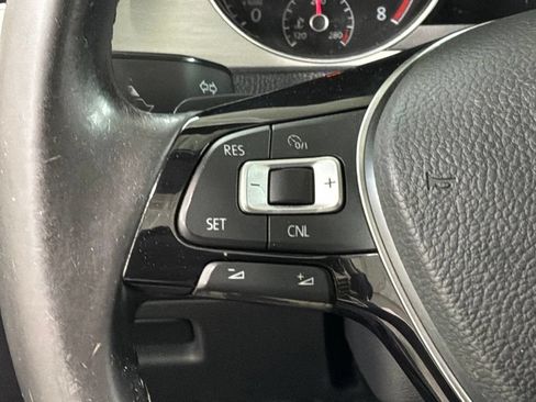 Used 2016 Volkswagen Golf S FWD image 9