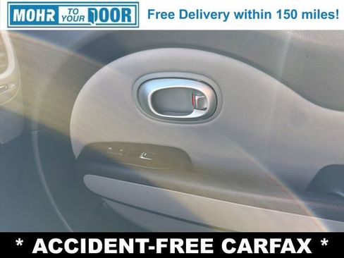 Used 2017 Kia Soul image 26