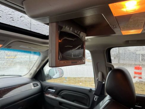 Used 2011 GMC Yukon Denali image 15