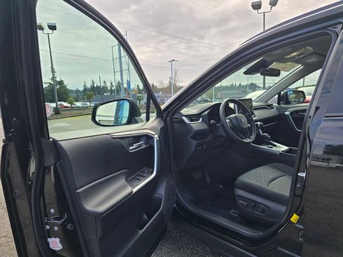 Certified 2025 Toyota RAV4 XLE image 19