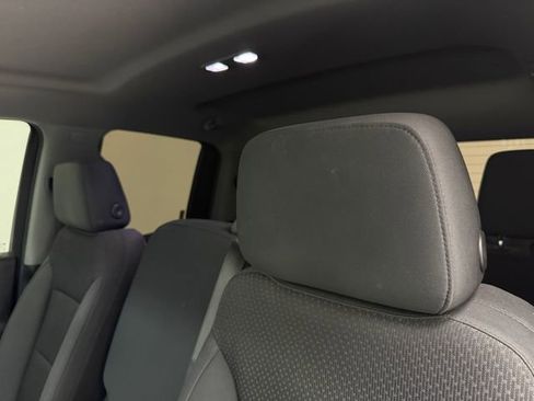 Used 2019 Chevrolet Silverado 1500 Custom w/ Custom Convenience Package AWD/4WD image 22