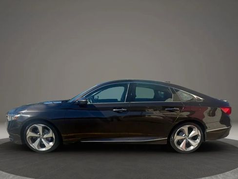 Used 2018 Honda Accord Touring image 8