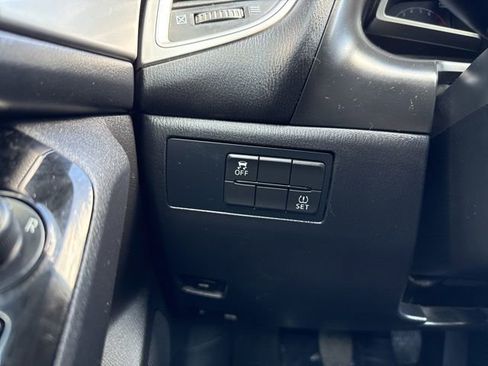 Used 2017 MAZDA MAZDA3 Touring w/ Popular Equipment Package FWD image 14