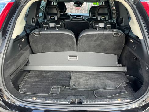 Used 2016 Volvo XC90 T8 Momentum image 18