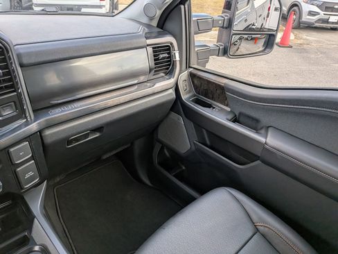 Certified 2026 Ford F250 Lariat w/ Black Appearance Package image 17