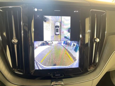 Certified 2024 Volvo XC60 B5 Plus w/ Protection Package Premier AWD/4WD image 23
