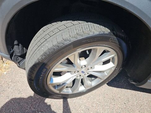 Used 2023 Ford Explorer XLT w/ Equipment Group 202A AWD/4WD image 12