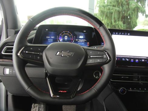 Certified 2024 Chevrolet Traverse RS image 26