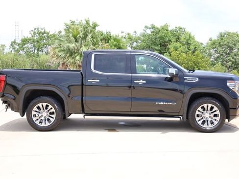 Used 2022 GMC Sierra 1500 Denali w/ Technology Package AWD/4WD image 4